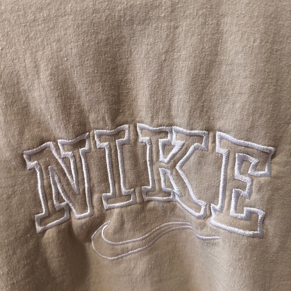 Nike Women's tan Nike sweater size M - Picture 8 of 8